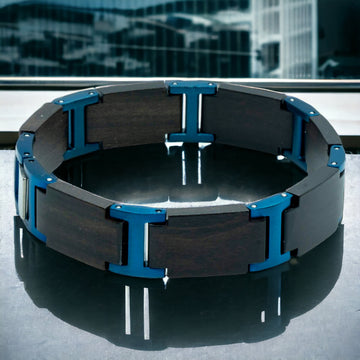 Lyskamm (Black / Blue) - Wooden bracelet + Text Engraving