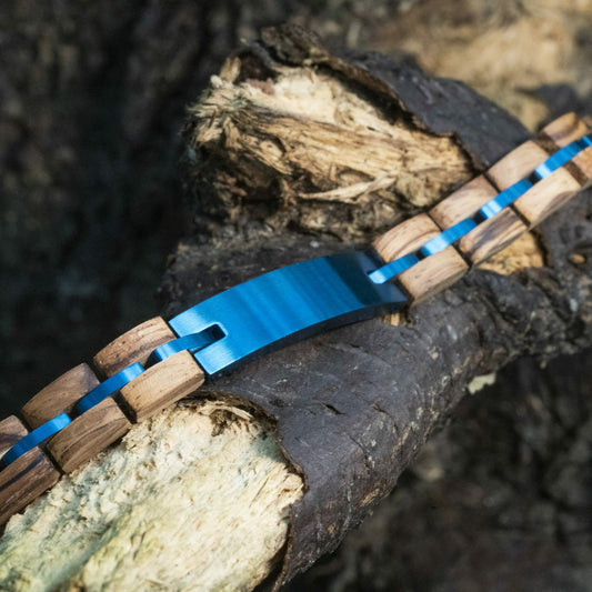 Own name engraving on blue TimberWood Wooden bracelet