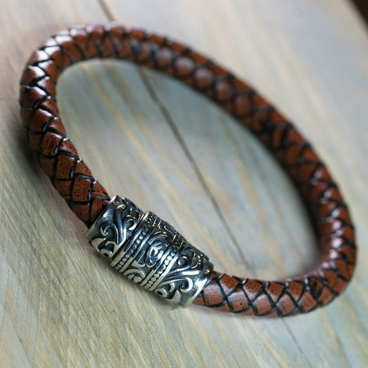 Red Viking Bracelet - Robust braided leather