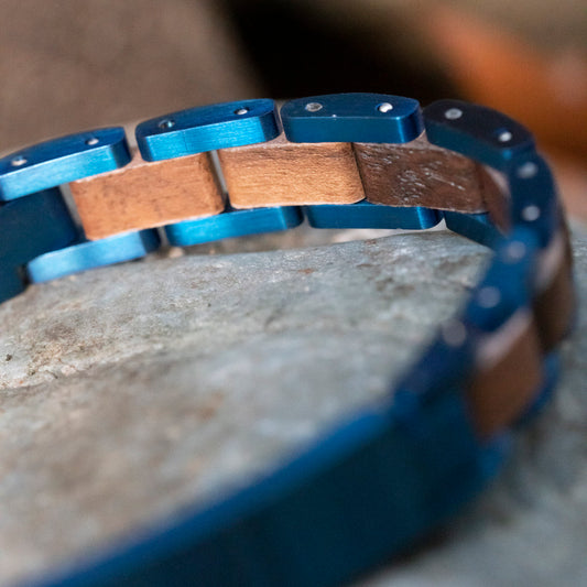 Blue Engraving Bracelet (TIMBERWOOD)