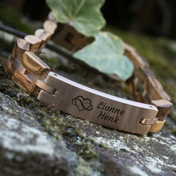 Rose gold name engraving - Wooden bracelet